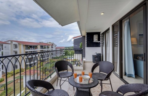Saunta Vaddo Apartment | Luxe 1bhk w Pool Sauna 1km to the Beach