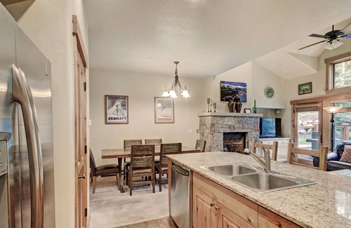 Breckenridge House | Luxe Winter - 2br - Stroll To Gondolas + Downtown 2 Bedroom Townhouse by RedAwning