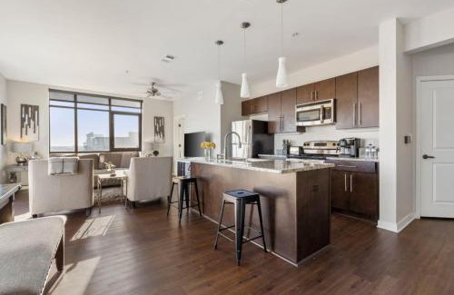 Rolling Mill Hill House | Luxurious Downtown Corner Views 2 bed 2bath 61