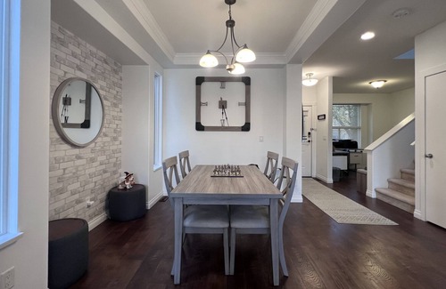 Southwest Gordon Estate House | Luxurious House! For a great price!!