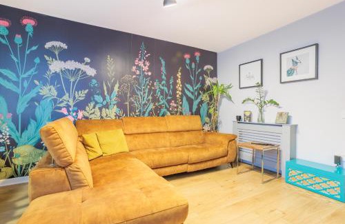 Perth Apartment | Luxurious House With Garden