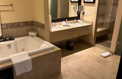Amapas Resort | Luxurious Studio in resort with WiFi, fitness room in soothing Puerto Vallarta,