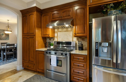 Lake Balboa House | Luxurious Upscale Modern Holiday House New Pool and Spa