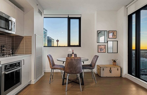 Connaught Condo | Luxury 22nd-Floor Condo w/Tower Views, Gym, Wine, Pool & FREE Banff Pass!