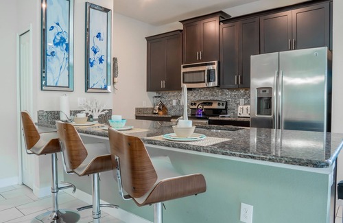 Davenport House | Luxury 5 Bedroom 4 bath private pool Home 266