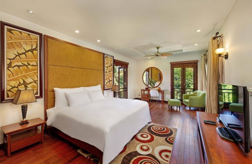 Ngu Hanh Son Hotel | Luxury Danang Beach Pool Villa