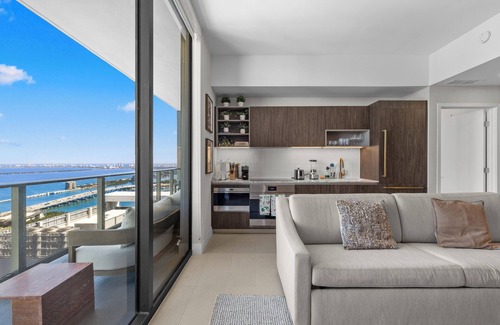 Downtown Miami Apartment | Luxury Downtown Condos with City Views