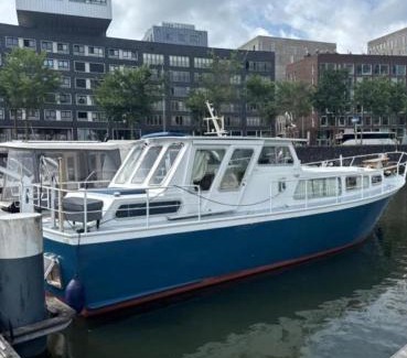 Haarlemmerbuurt Boat Rental | Luxury Houseboat