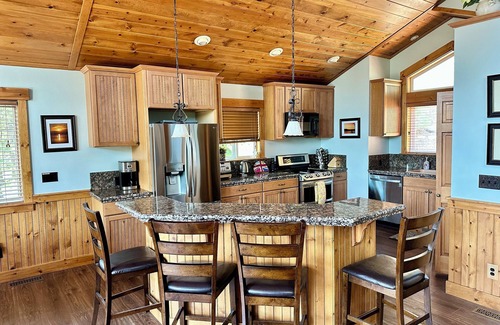 Truckee House | Luxury in prime location. Hot tub, games room with pool table. 4th night free.