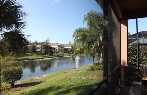 Naples Villa | Luxury lakefront villa in gated community