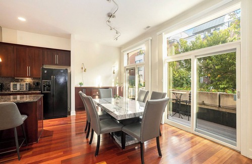 Dahlman House | Luxury Old Market 3-Bed Retreat + Rooftop & Garage