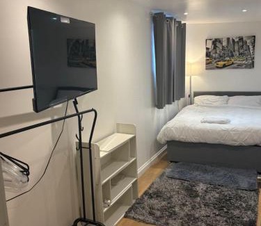 Gooshays Apartment | M18 Escape