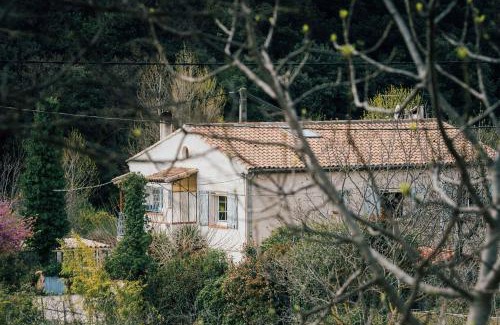 Draguignan House | Maison d'hôtes éco-responsable avec piscine 6X12m LIRE L'ANNONCE VOTRE HÔTE SVP