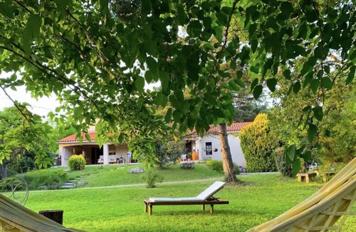 Simiane-Collongue House | Maison Dans un Écrin de Verdure Piscine Plein sud