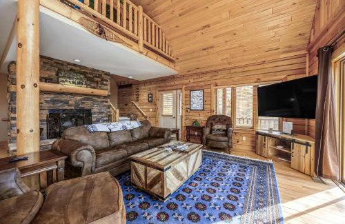 Thayerville House | Majestic Mountain Cabin Retreat near Deep Creek Lake in Maryland