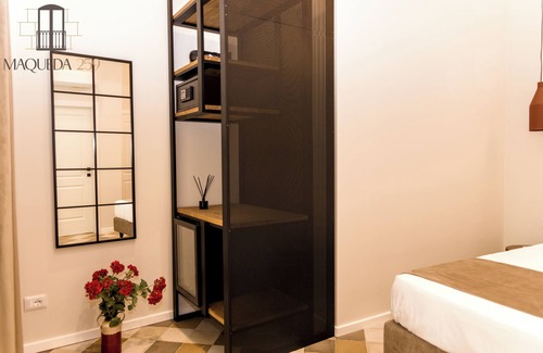 Centro Storico Bed & Breakfast | Maqueda 259 - In Palermo's Lively Heart