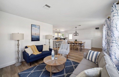 Bridgeport House | Marine Theme - 4 BR - Backyard - Fire pit