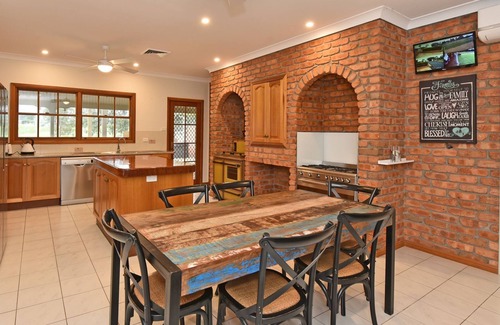 Pokolbin House | Marrowbone Mountain Views