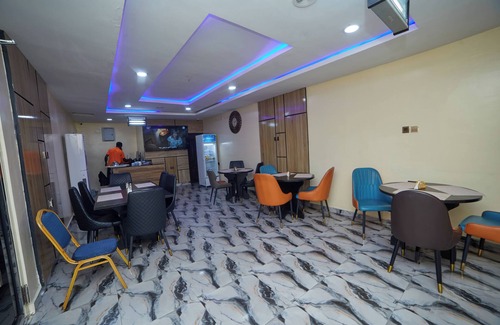 Uyo Hotel | Master Class