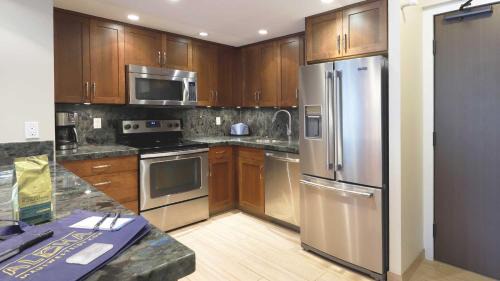 Kaanapali Apartment | Maui Westside Presents: Whaler 420 - Best location in Kaanapali beach