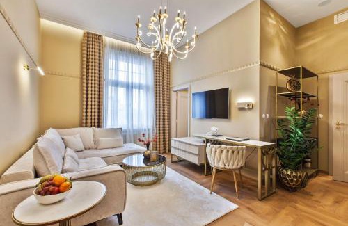 Brezno Hotel | Mestský Hotel Ďumbier