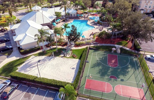 Windsor Palms House | Mickey's Hide Away Screened-in Pool