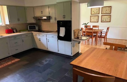 State College House | Mid century Mod ranch walking distance to PSU & Downtown State college