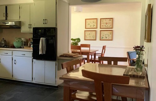 State College House | Mid century Mod ranch walking distance to PSU & Downtown State college