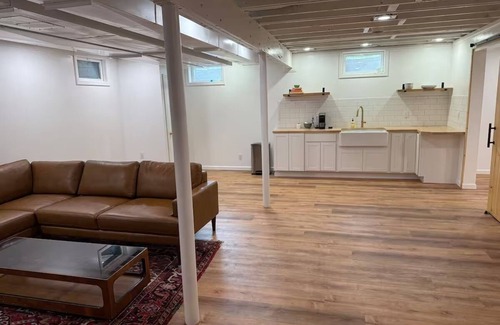 State College House | Mid century Mod ranch walking distance to PSU & Downtown State college