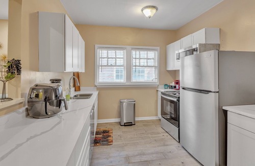 Memphis Apartment | Midtown Marvel - 1br Oasis By Overton Park 1 Bedroom Apts by Redawning