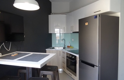 Kinosargous Apartment | Minimal Luxury near Acropolis