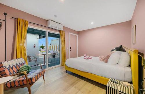 Uptown Design District Villa | Mod Hotel