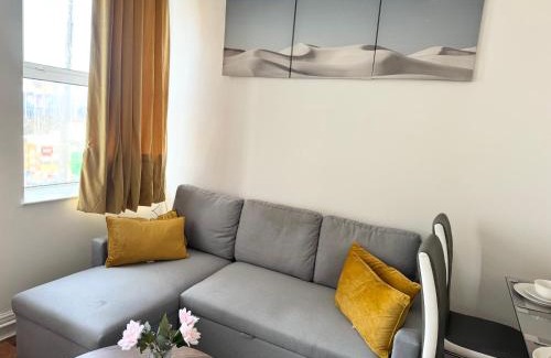 Barry Apartment | Modern 1 Bedroom Apartment in the heart of Barry, Flat 2