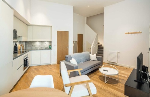 Canning Town Apartment | Modern 2 bed Flat Near O2 and Canary Wharf