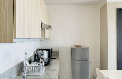 La Paz Hotel | Modern 2-BR Condo with Shared Pool Access