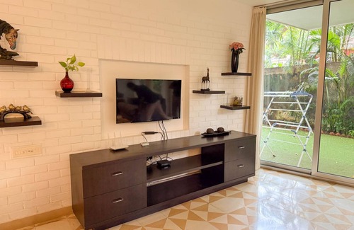 Nerul Apartment | Modern 2bhk w Pool Access 5km to Coco Beach