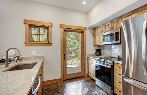 Breckenridge Condo | Modern 3br Mountain - Winter Escape Mins To Slopes 3 Bedroom Townhouse by RedAwning