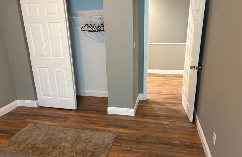 DeBaliviere Place Apartment | Modern 3BR Townhouse in St Louis