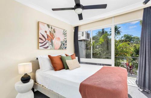 Cairns North Apartment | Modern Apartment Close to the City Centre 21