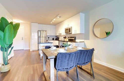 Jefferson Manor Apartment | Modern Apt Near Metro | Ideal for Work