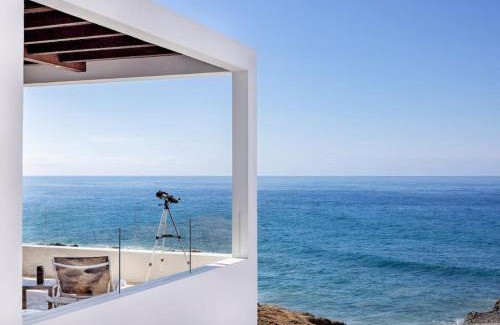 Cerritos House | Modern Beachfront Residence with Resort Amenities