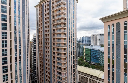 Pinagsama Apartment | Modern Luxury 1BR in Venice Mckinley