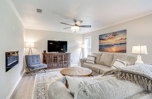 Gulf Hills House | Modern Ocean Springs Home w/2 Patios & Gas Grill