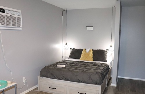 Oswego Apartment | Modern Studio 2 mins to Downtown Oswego