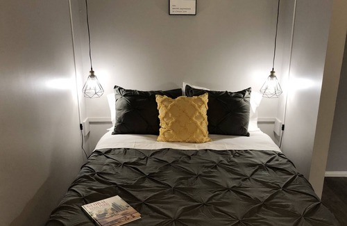 Oswego Apartment | Modern Studio 2 mins to Downtown Oswego