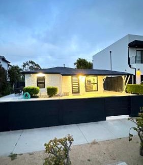 Del Rey Apartment | Modern Studio Stylish &Cozy Back Unit