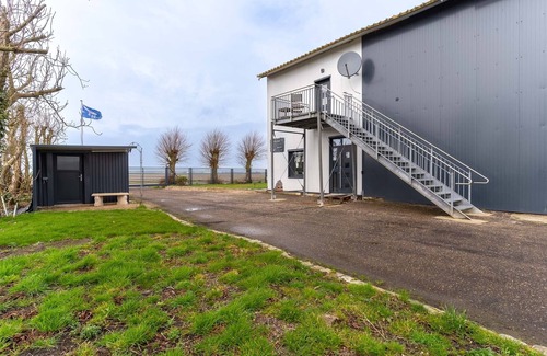 Karolinenkoog Apartment | Modern vacation apartment with a view over the fields near St. Peter-Ording