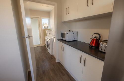 Twizel House | Modernised Mackenzie with central location.