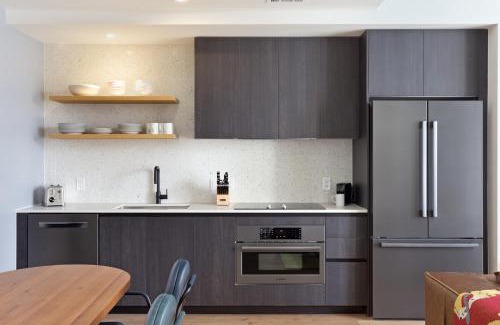 Rainey Street Historic District House | Mohawk by AvantStay Brand New Condo Room in Austin w Amazing Amenities