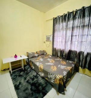 Angeles City House | Molly's Place with kubo and parking